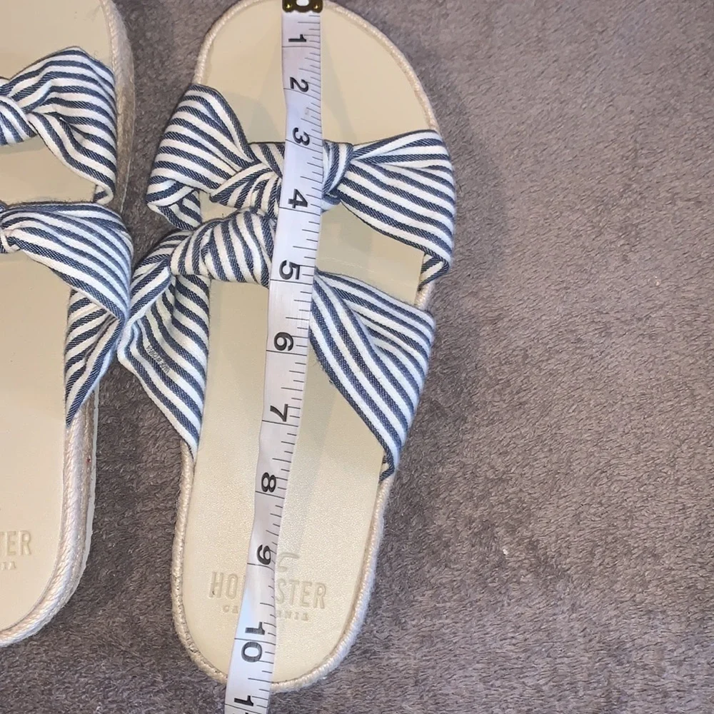 Hollister Women’s Sandals Platform Striped Sandals size 9/10 blue/white Stripes